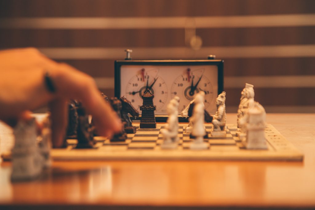 Шаховий годинник, стародавні шахи, уроки онлайн